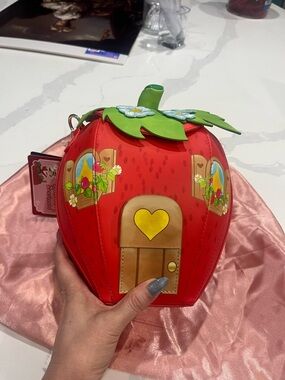 Loungefly Strawberry Shortcake Scented House Crossbody 🍓✨